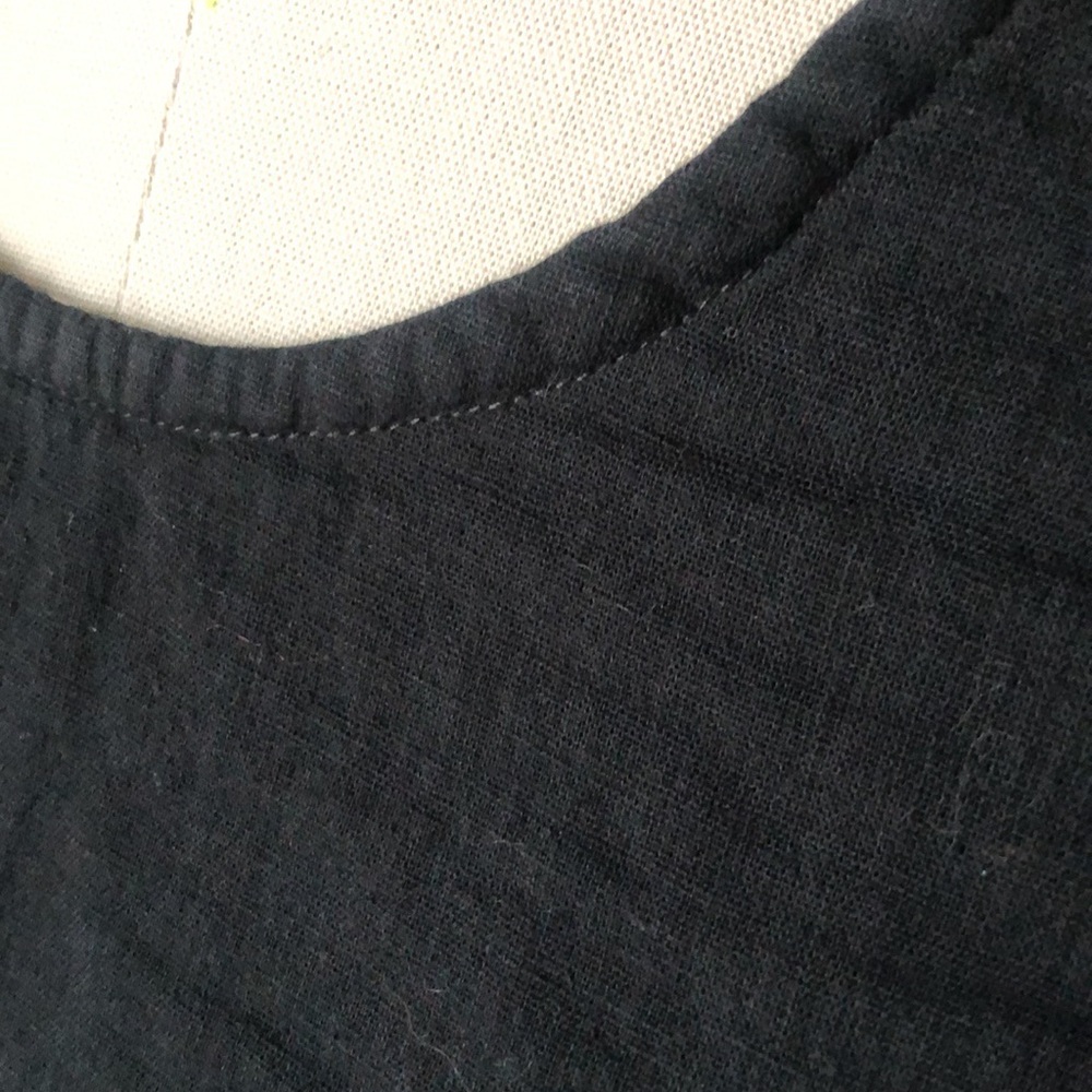 Swingy Cropped Black Gauze Tank Top - Picture 6 of 11